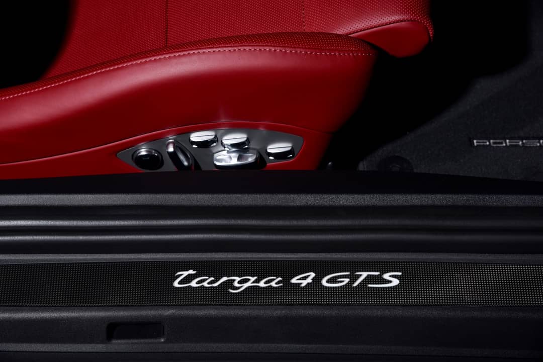 2018 Porsche 911 Targa 4 GTS — photo 27