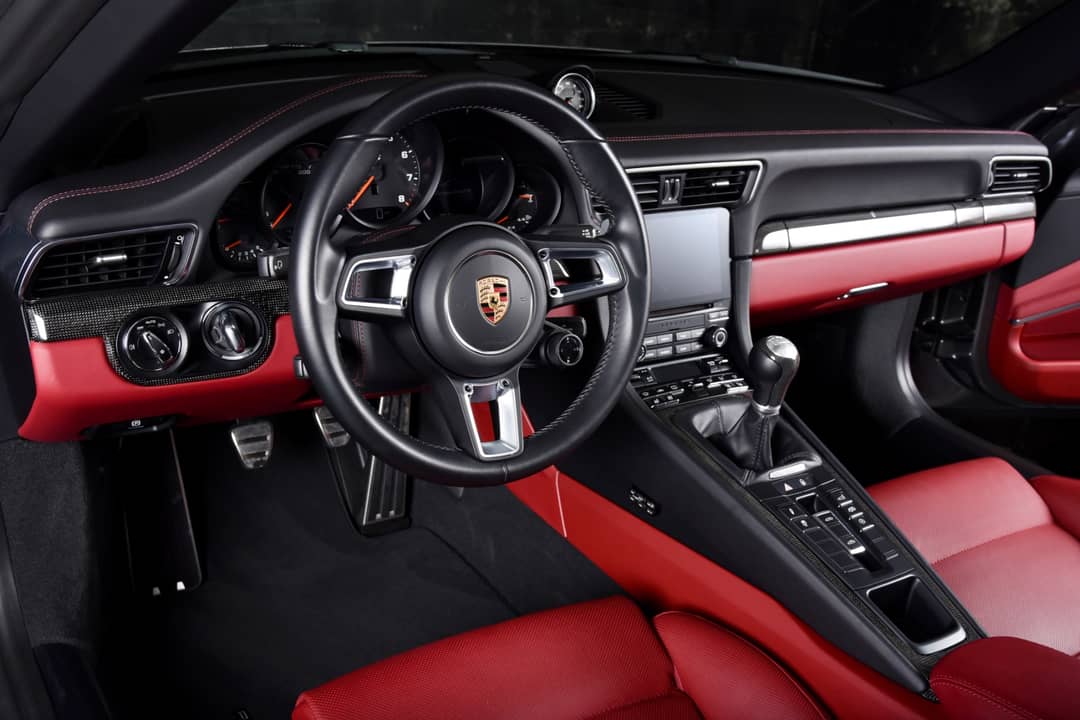 2018 Porsche 911 Targa 4 GTS — photo 4