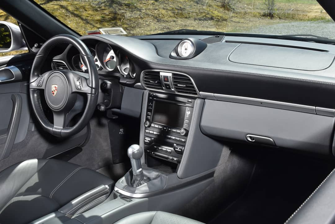 2011 Porsche 911 Turbo — photo 17