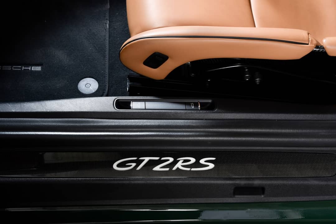 2018 Porsche 911 GT2 RS — photo 19