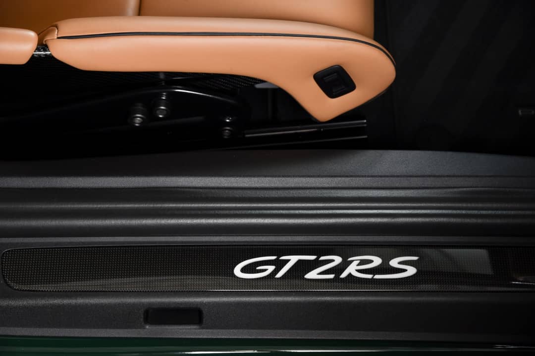 2018 Porsche 911 GT2 RS — photo 20