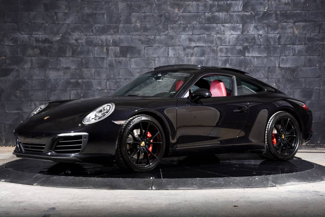 2017 Porsche 911 Carrera S — photo 2
