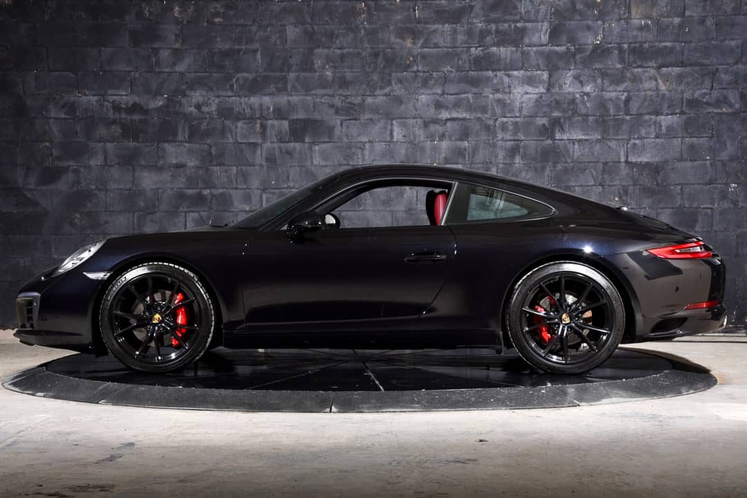 2017 Porsche 911 Carrera S — photo 11