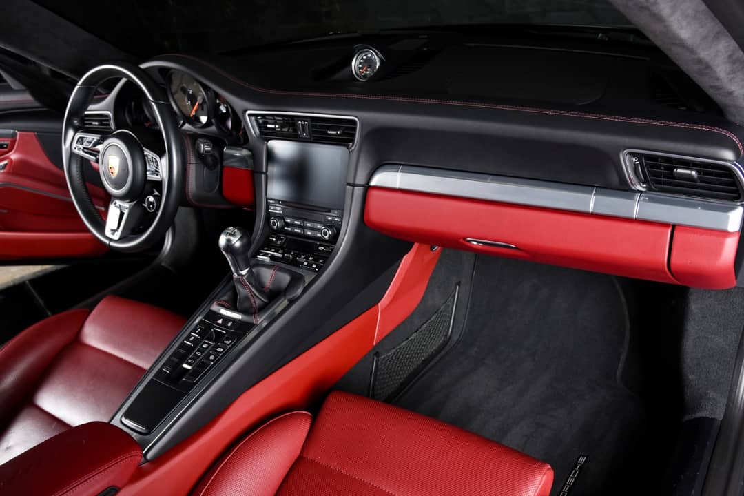 2017 Porsche 911 Carrera S — photo 12
