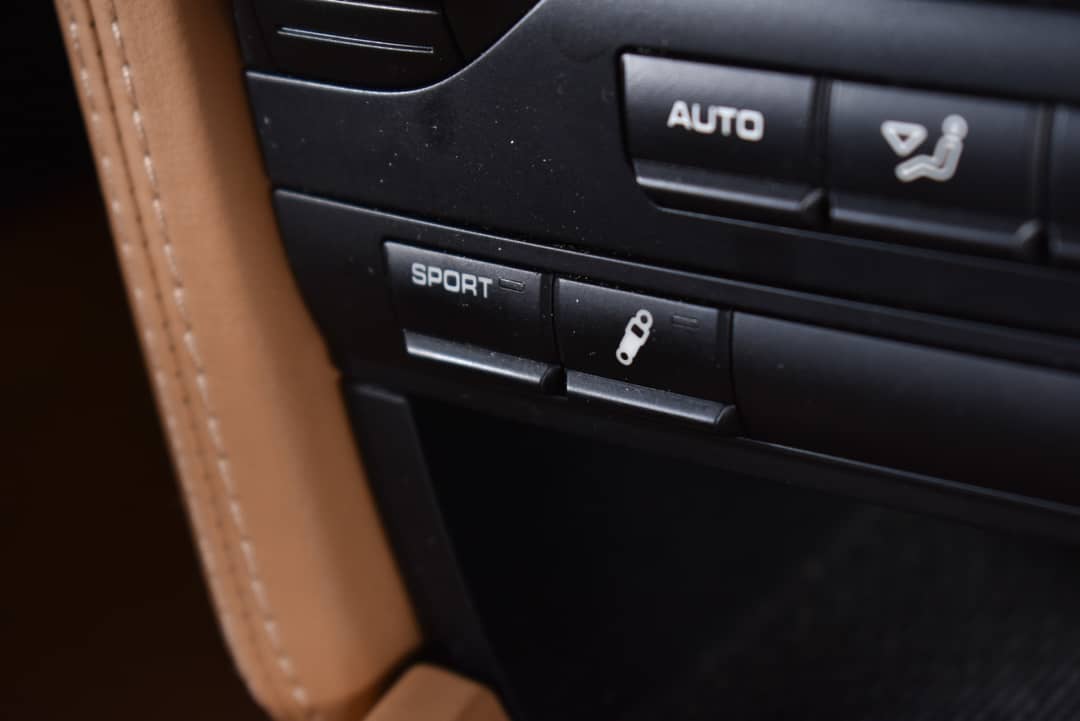2012 Porsche 911 Turbo — photo 29