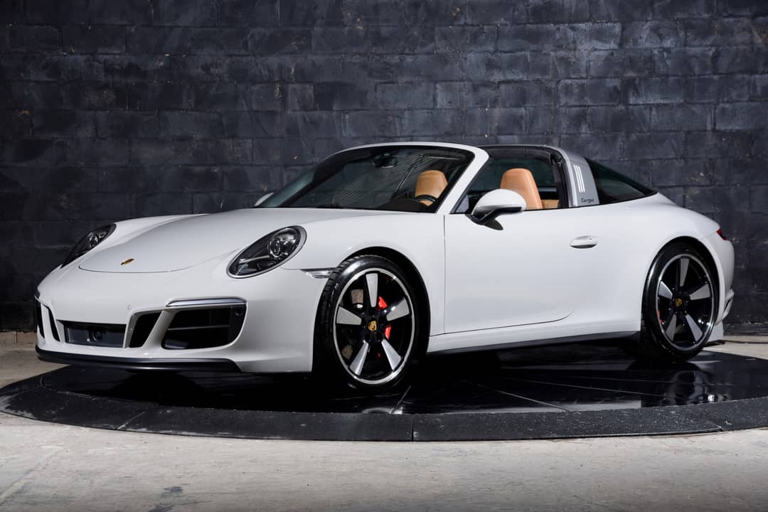 2019 Porsche 911 Targa 4 GTS — photo 12