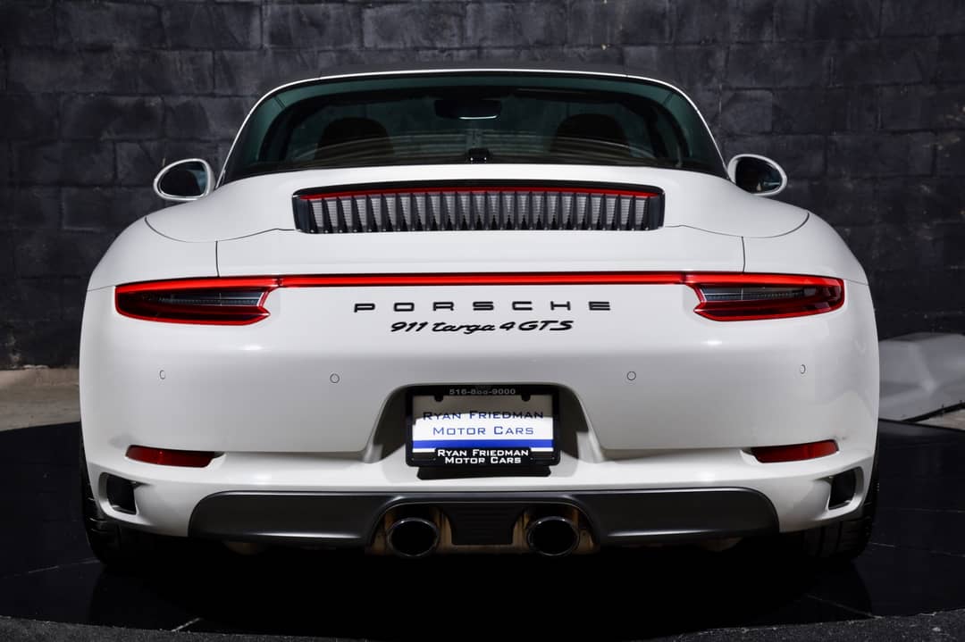 2019 Porsche 911 Targa 4 GTS — photo 15