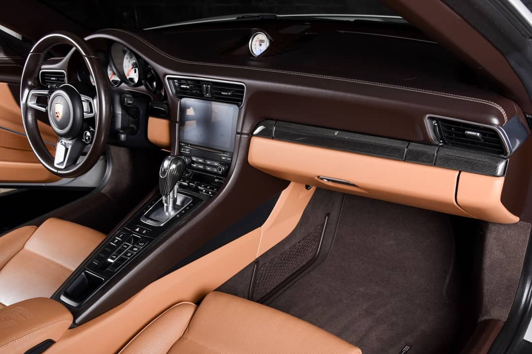 2019 Porsche 911 Targa 4 GTS — photo 19