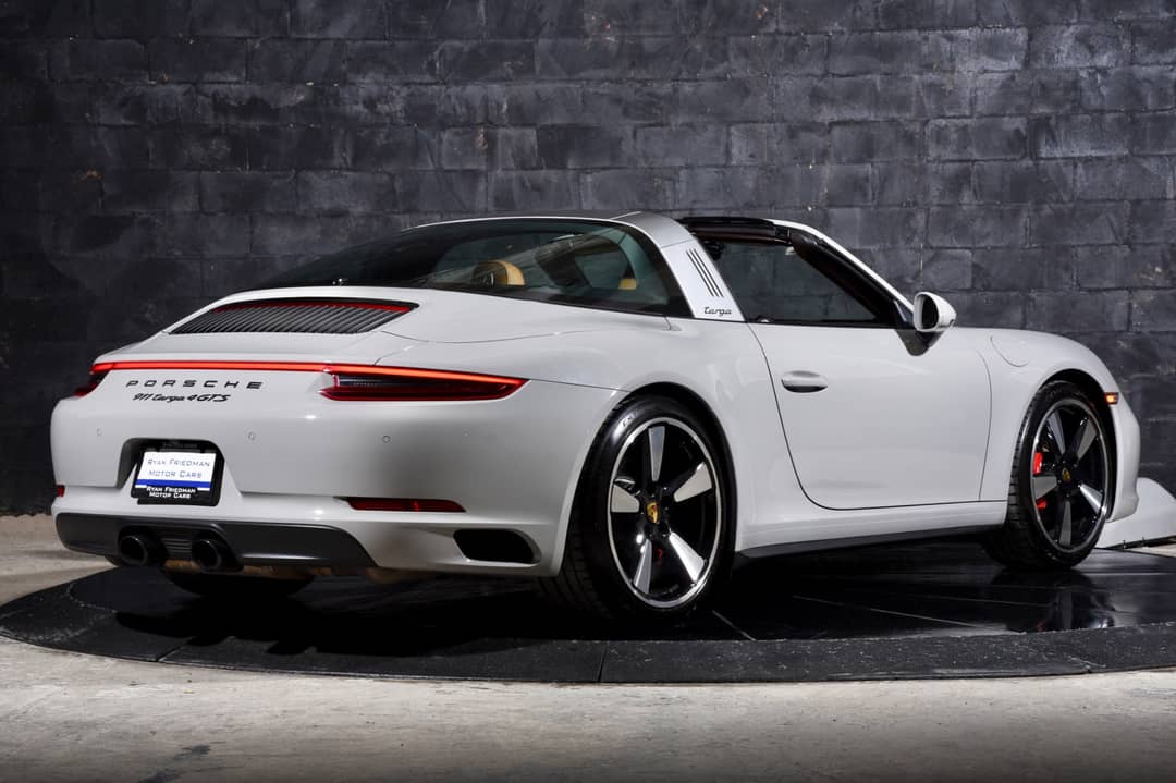 2019 Porsche 911 Targa 4 GTS — photo 3