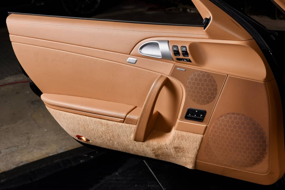 2010 Porsche 911 Carrera 4S — photo 17