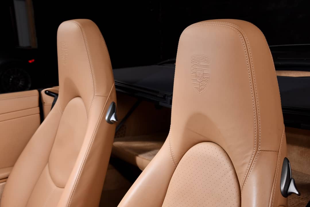 2010 Porsche 911 Carrera 4S — photo 22