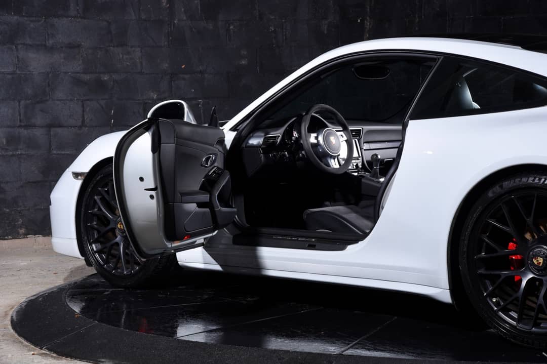 2015 Porsche 911 Carrera GTS — photo 17