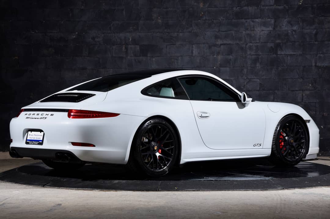 2015 Porsche 911 Carrera GTS — photo 3