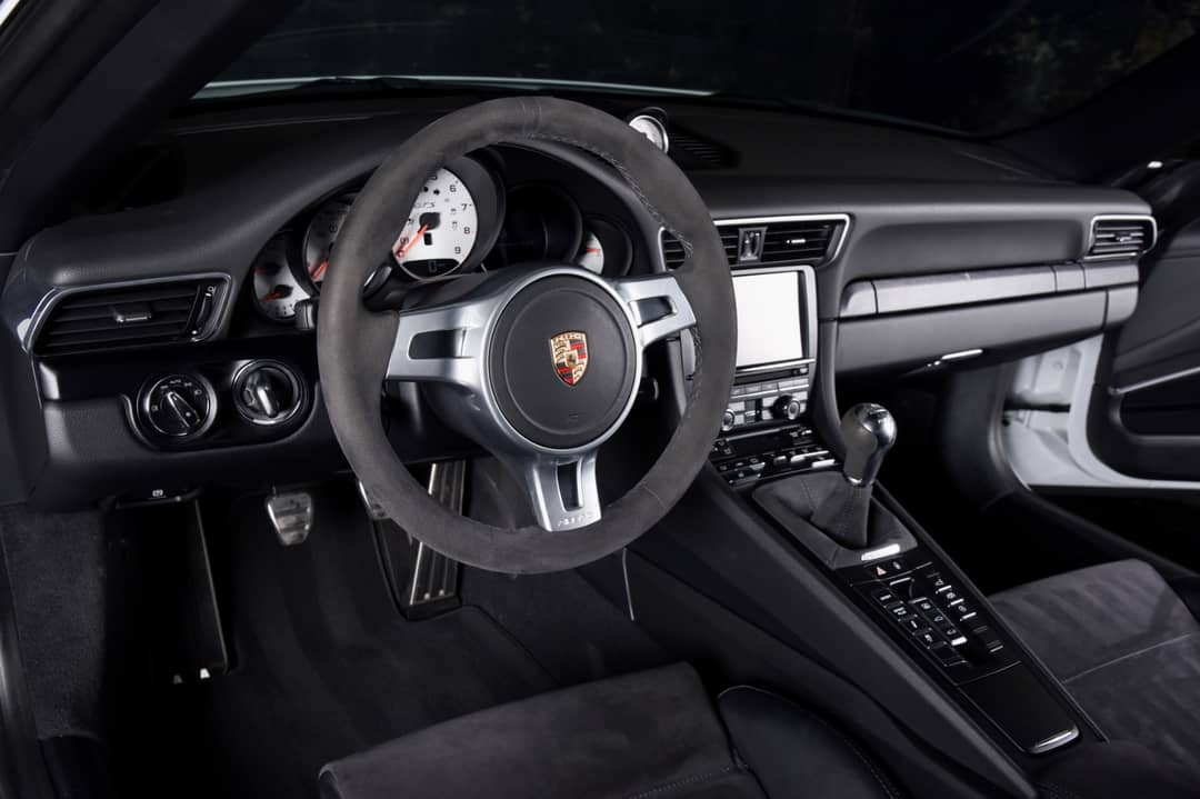 2015 Porsche 911 Carrera GTS — photo 4