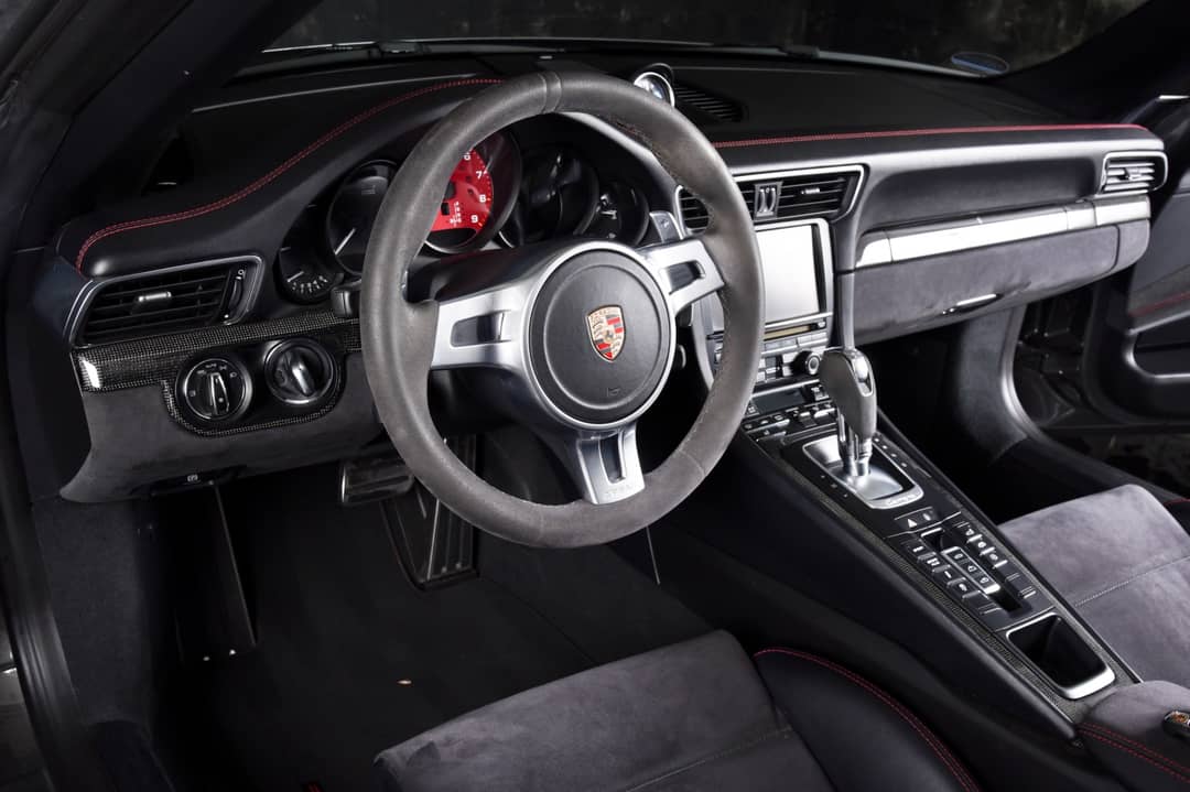 2015 Porsche 911 Carrera GTS — photo 4