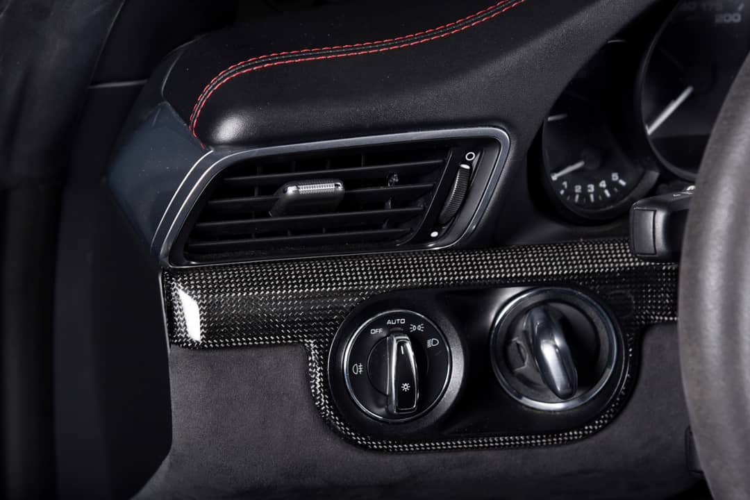 2015 Porsche 911 Carrera GTS — photo 8
