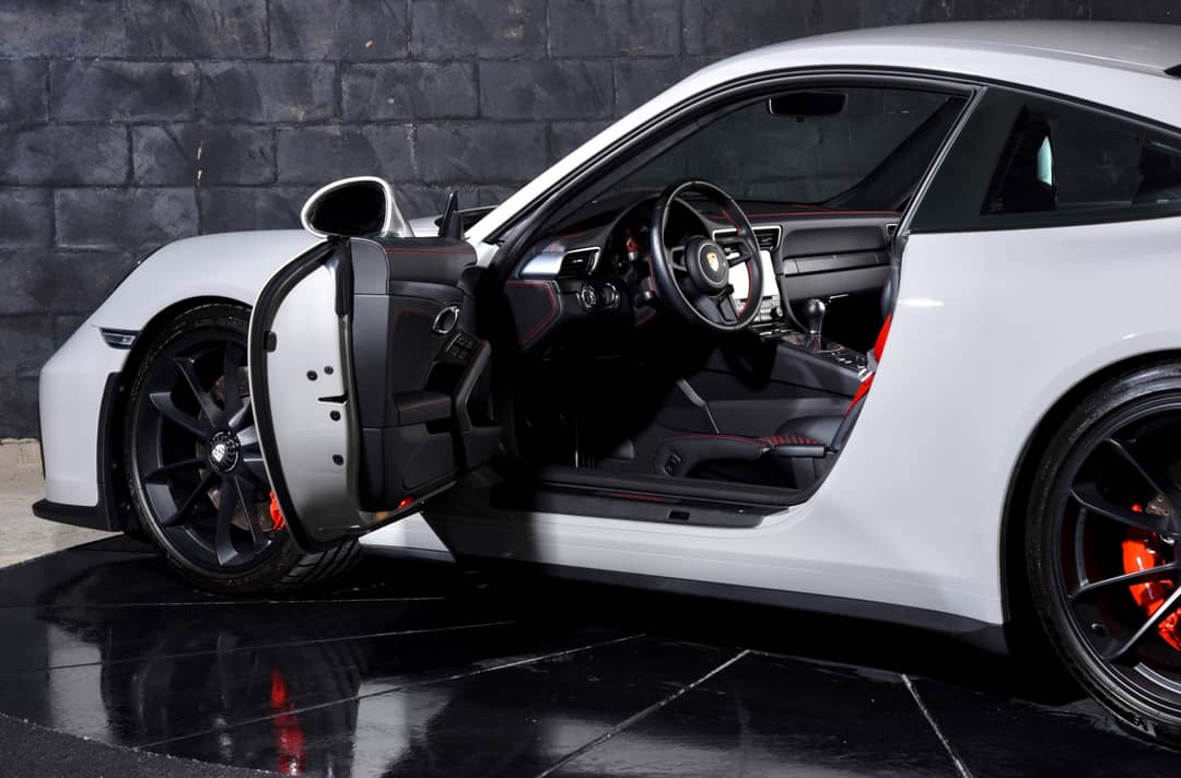 2018 Porsche 911 GT3 Touring — photo 18