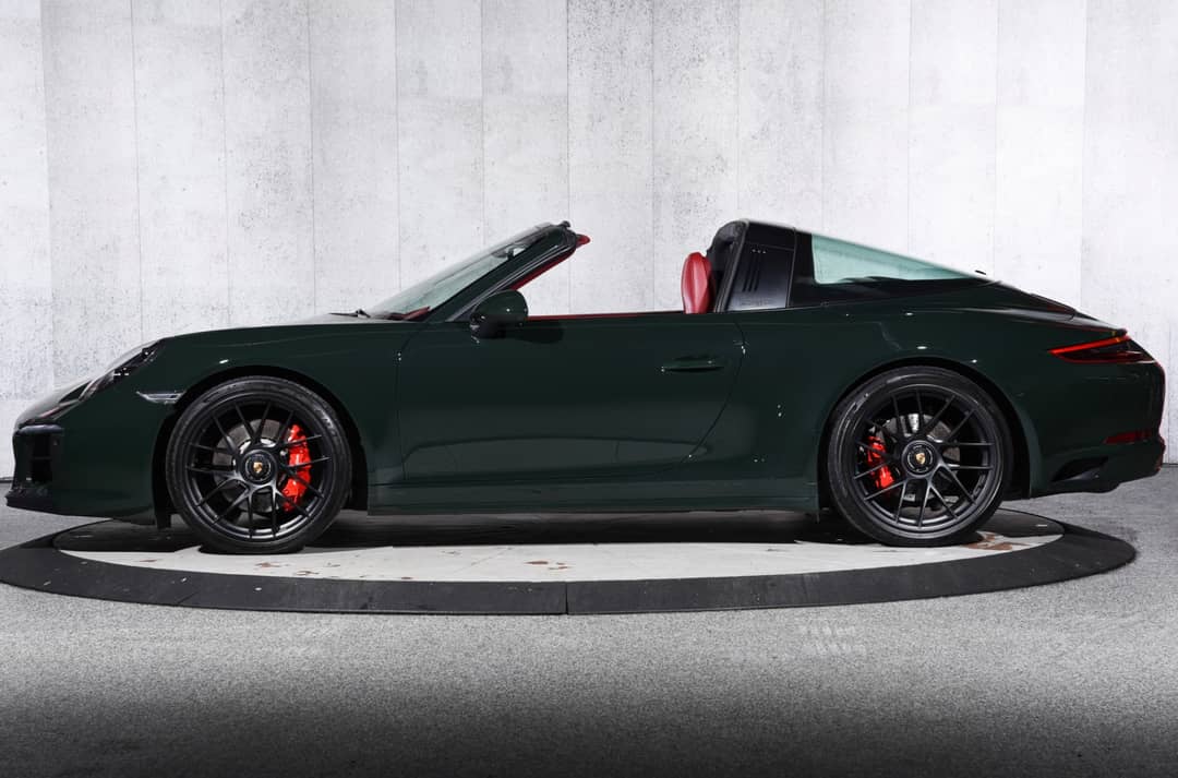 2019 Porsche 911 Targa 4 GTS — photo 12