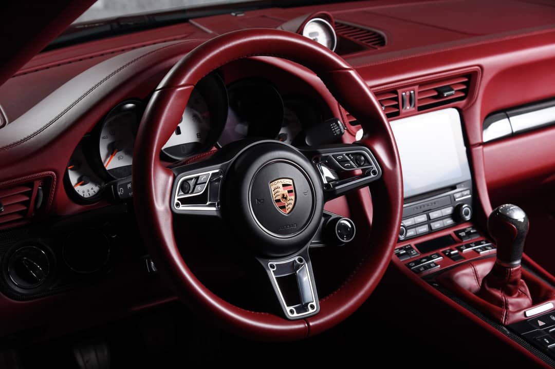 2019 Porsche 911 Targa 4 GTS — photo 17