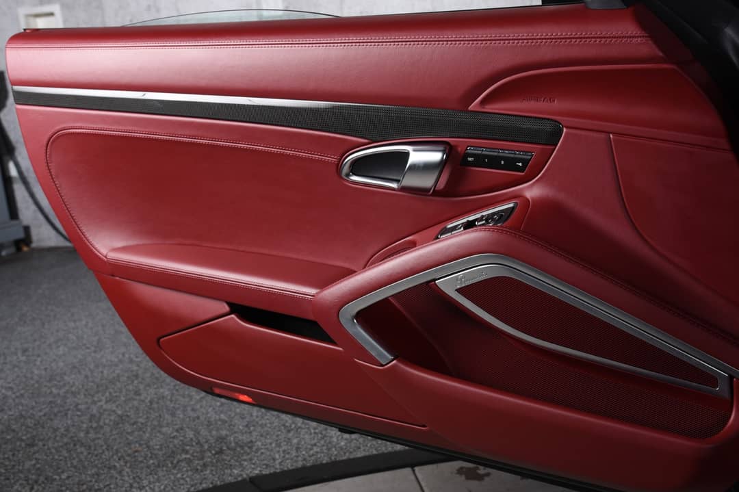 2019 Porsche 911 Targa 4 GTS — photo 20