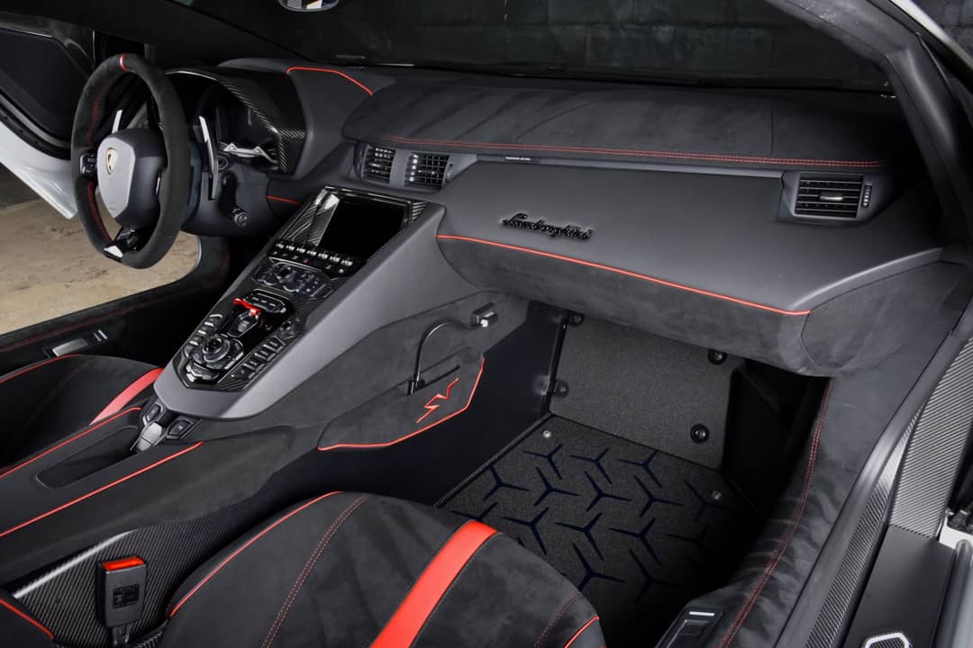 2016 Lamborghini Aventador LP 750-4 SV — photo 29