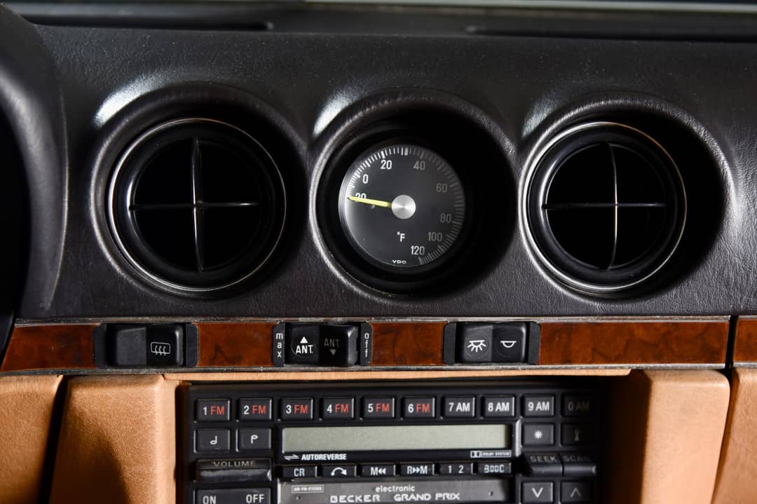 1988 Mercedes-Benz 560-Class 560 SL — photo 15