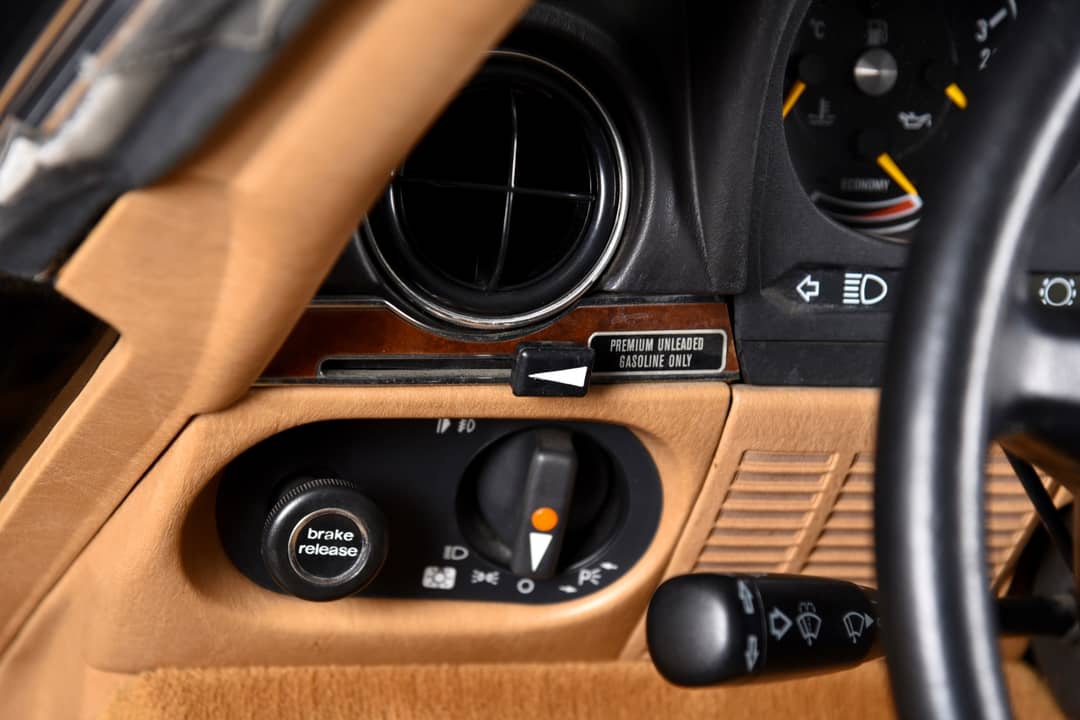 1988 Mercedes-Benz 560-Class 560 SL — photo 16