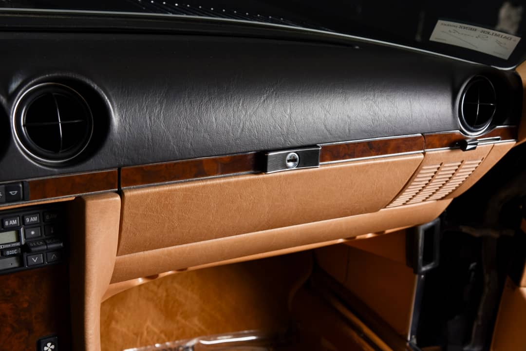 1988 Mercedes-Benz 560-Class 560 SL — photo 17