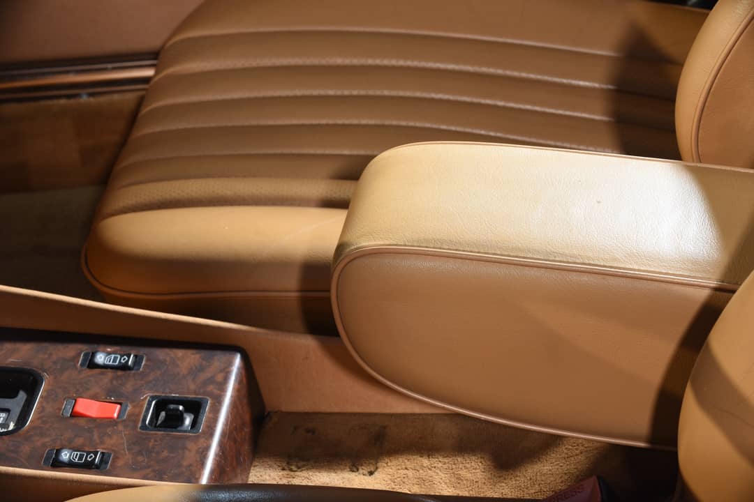 1989 Mercedes-Benz 560 SL — photo 35