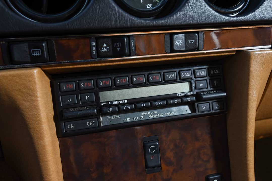 1989 Mercedes-Benz 560 SL — photo 43