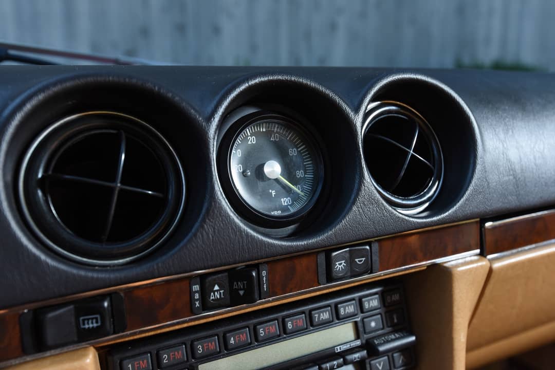 1989 Mercedes-Benz 560 SL — photo 44