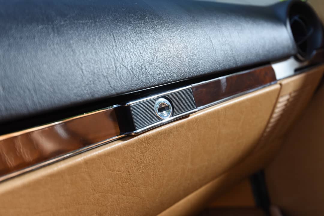 1989 Mercedes-Benz 560 SL — photo 46