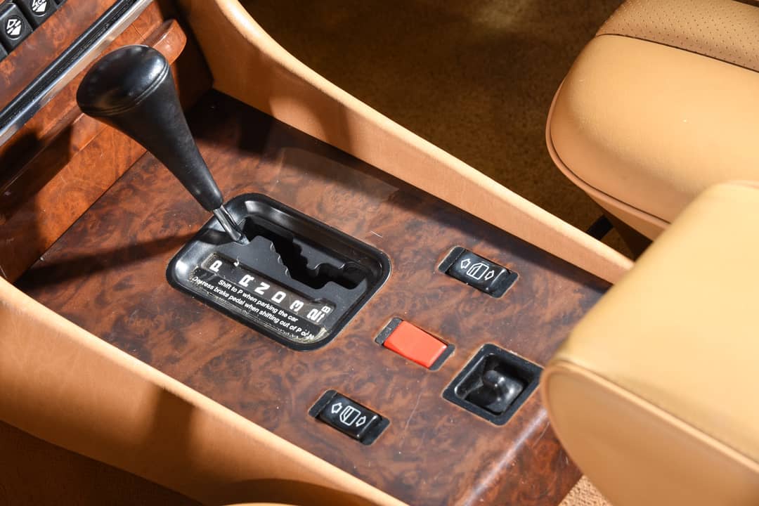 1989 Mercedes-Benz 560 SL — photo 6
