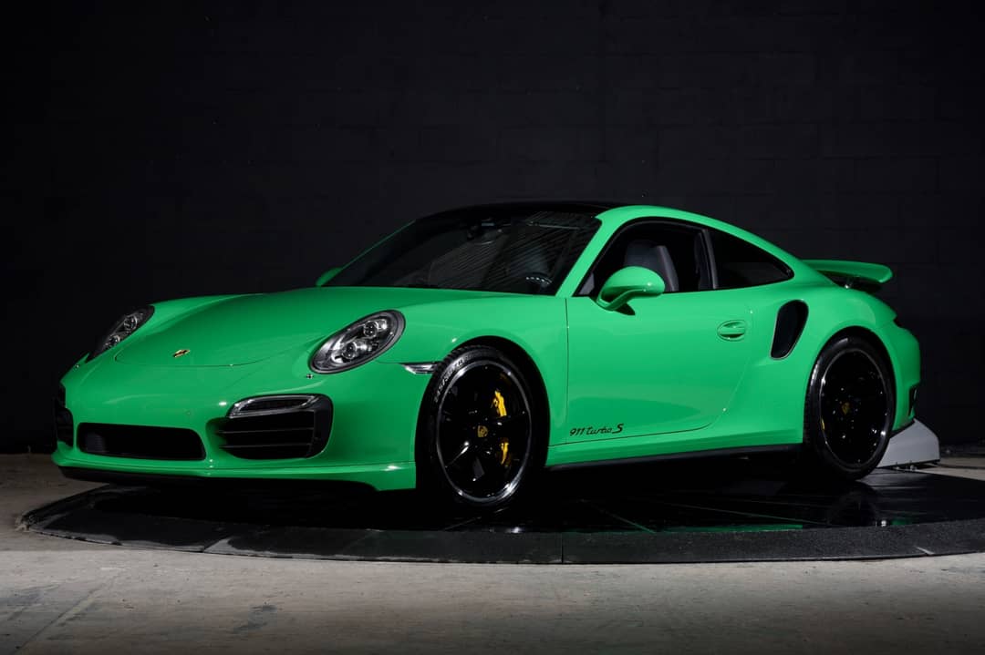 2015 Porsche 911 Turbo S — photo 2