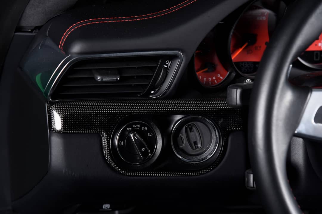 2015 Porsche 911 Turbo S — photo 28