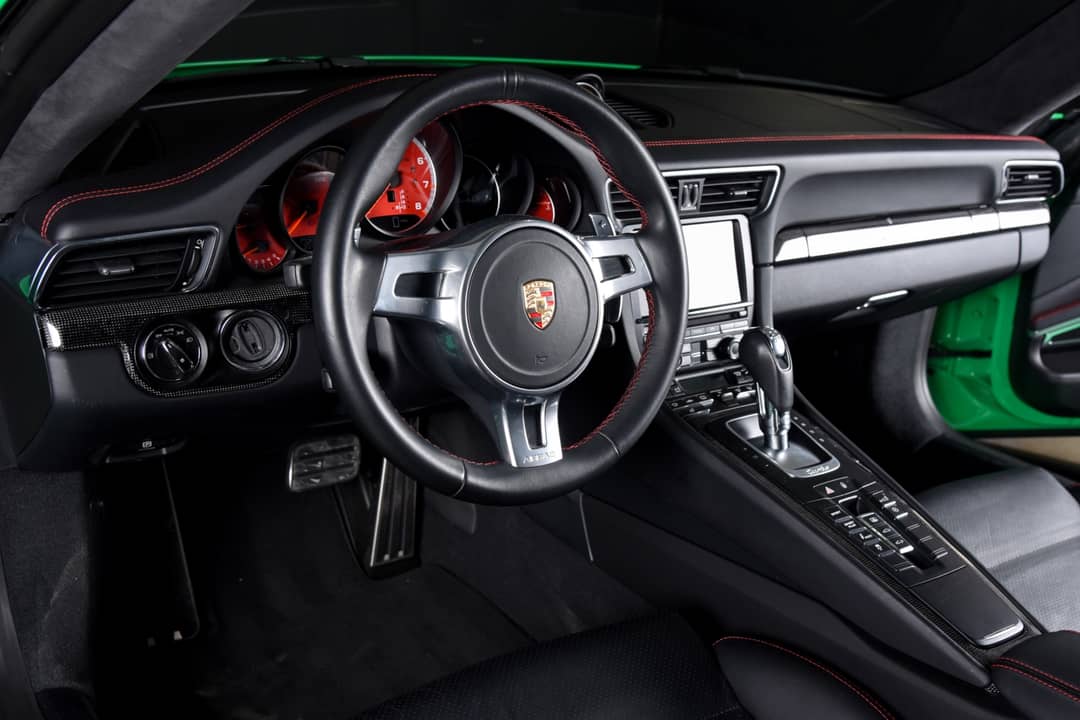 2015 Porsche 911 Turbo S — photo 4