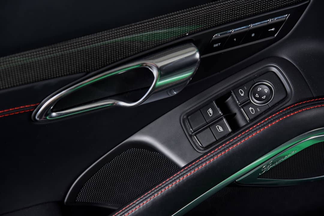 2015 Porsche 911 Turbo S — photo 30