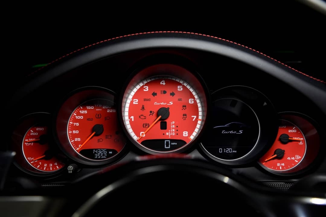 2015 Porsche 911 Turbo S — photo 7