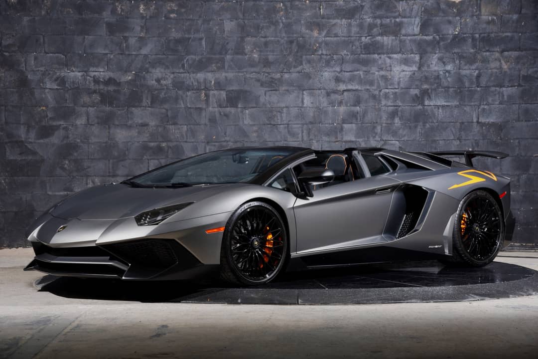 2017 Lamborghini Aventador LP 750-4 SV — photo 2