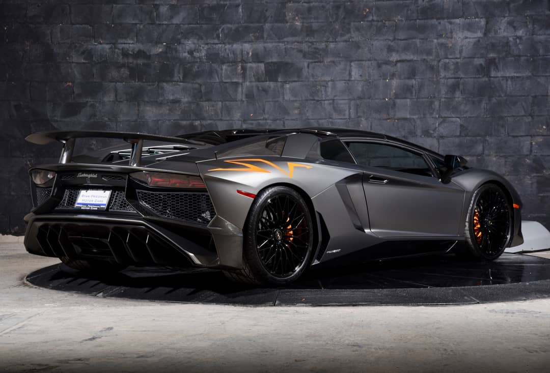 2017 Lamborghini Aventador LP 750-4 SV — photo 3