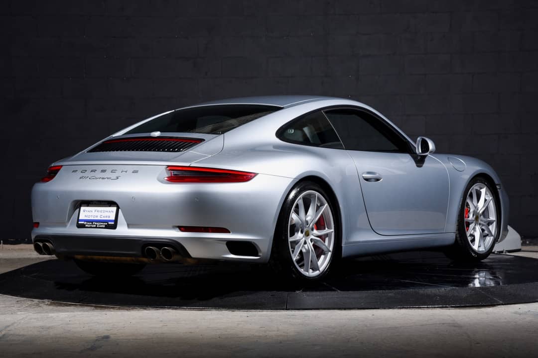 2017 Porsche 911 Carrera S — photo 3