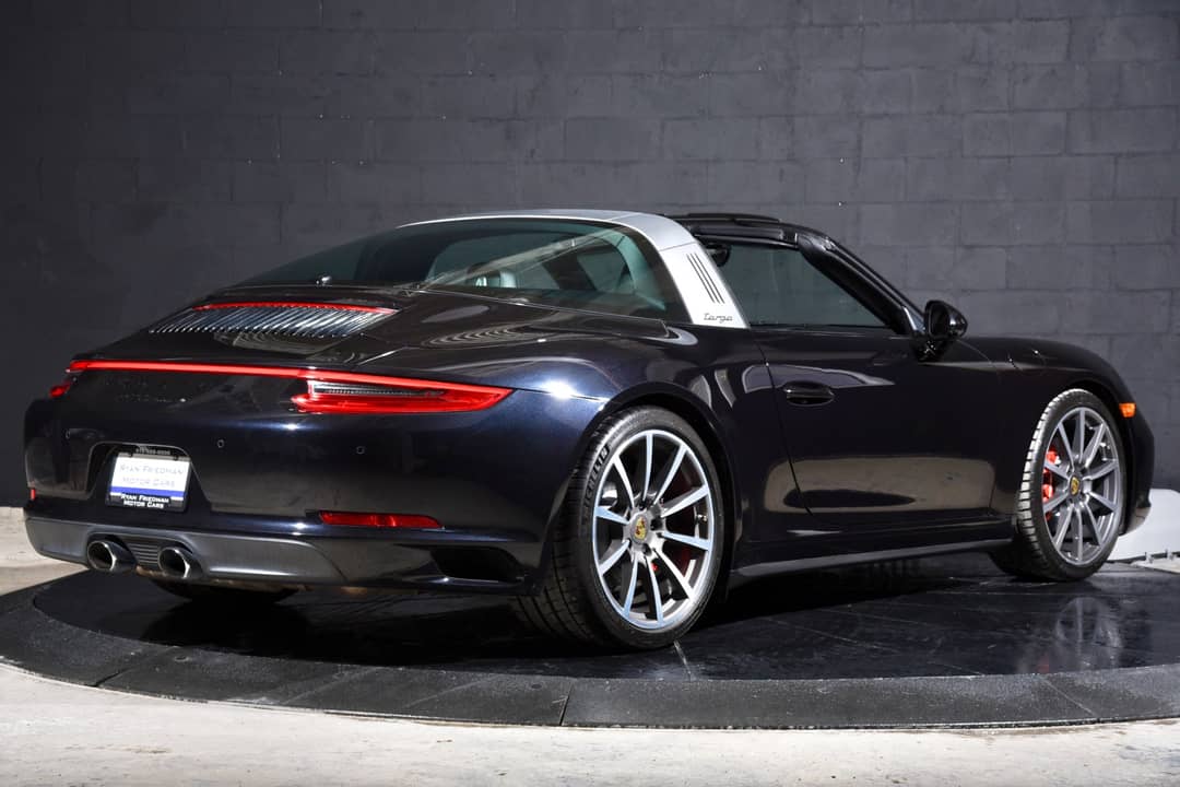 2017 Porsche 911 Targa 4 — photo 3