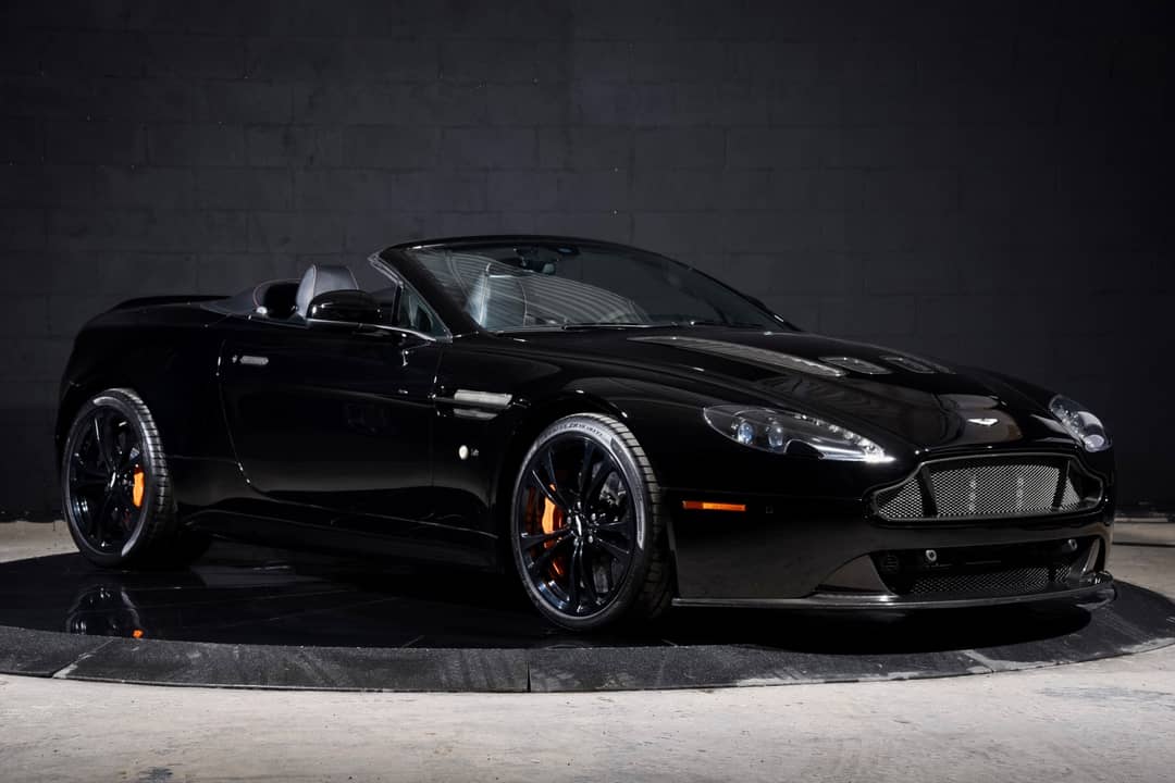 2017 Aston Martin V12 Vantage S Roadster — photo 2