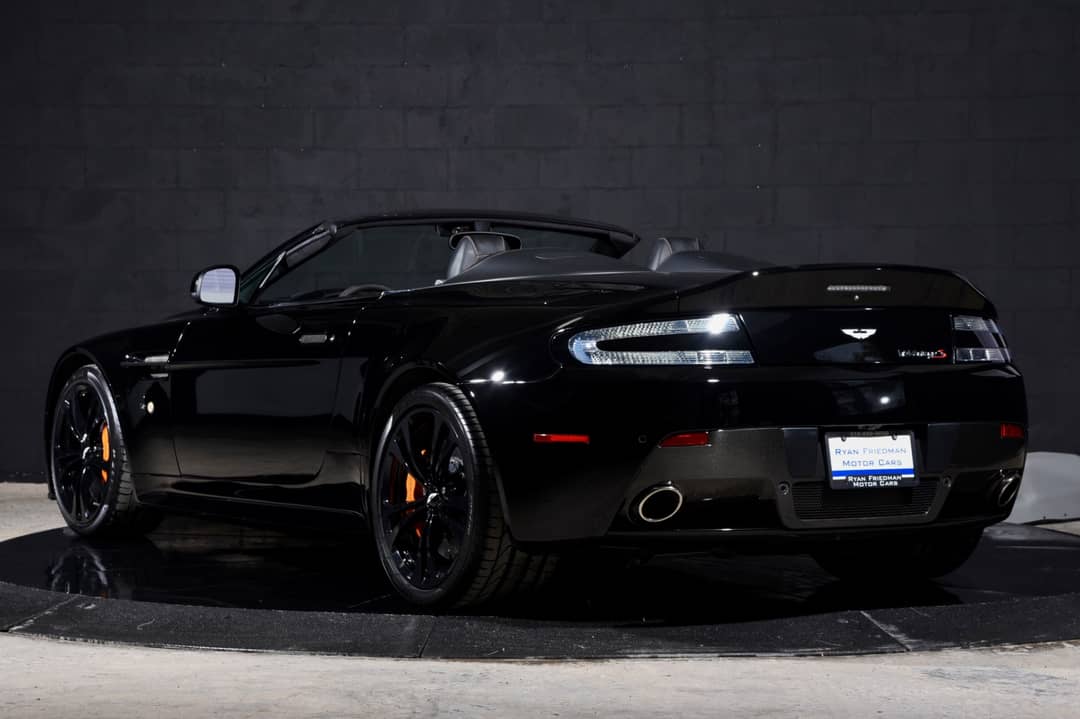 2017 Aston Martin V12 Vantage S Roadster — photo 11