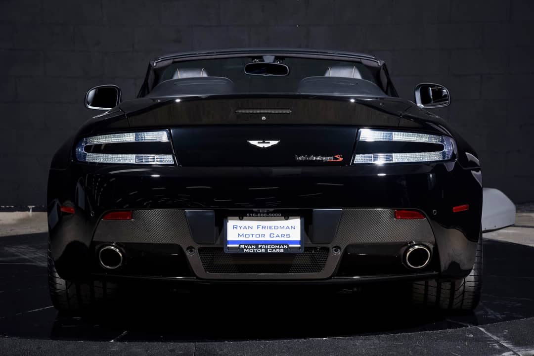 2017 Aston Martin V12 Vantage S Roadster — photo 12
