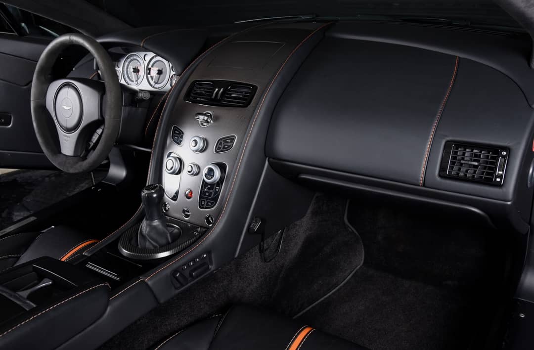 2017 Aston Martin V12 Vantage S Roadster — photo 15