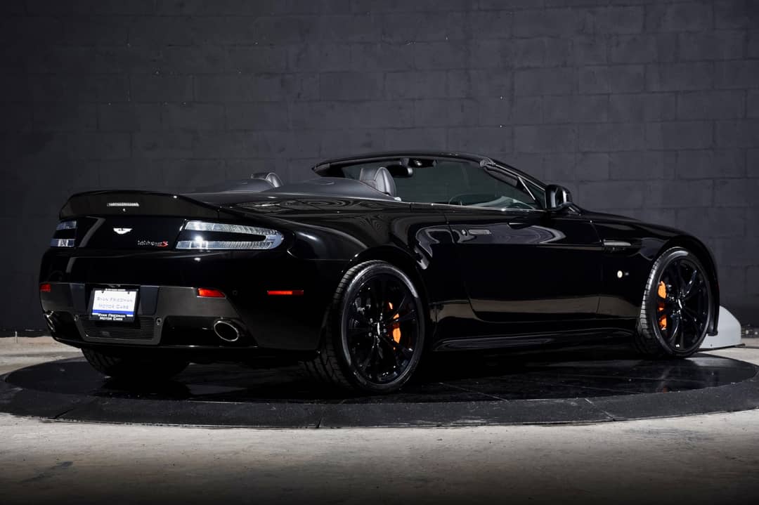 2017 Aston Martin V12 Vantage S Roadster — photo 3