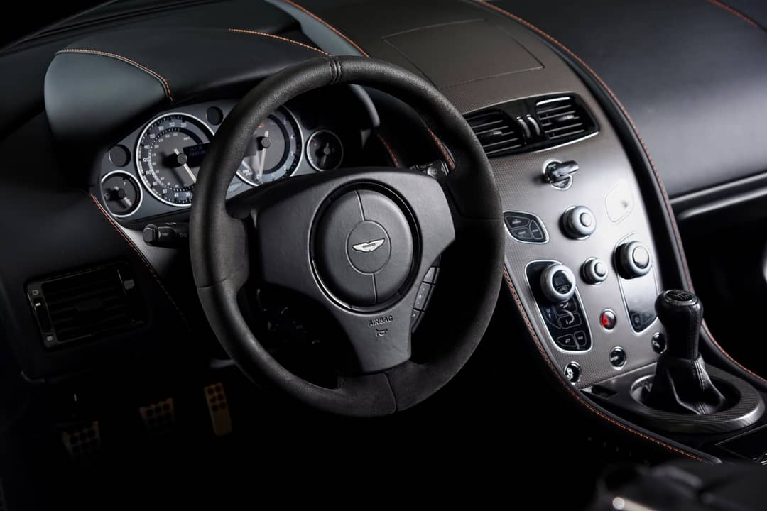 2017 Aston Martin V12 Vantage S Roadster — photo 4