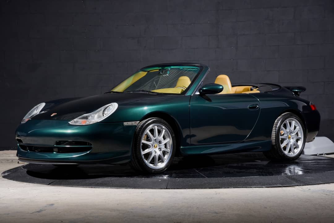 2001 Porsche 911 Carrera 4 — photo 2