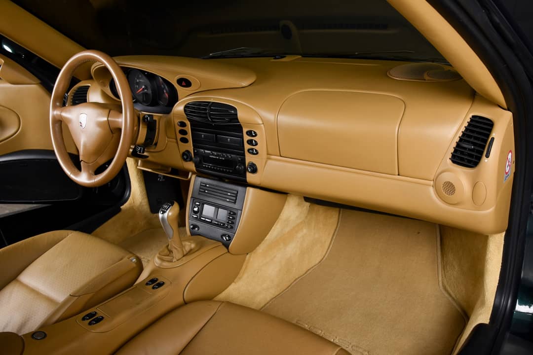 2001 Porsche 911 Carrera 4 — photo 11